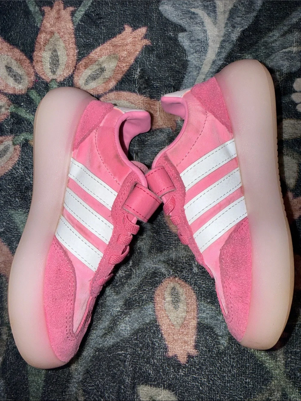 adidas Kids Pink and White Sneakers with Hook-and-Loop Strap